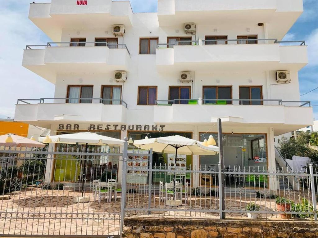 Mintt Hotel Ksamil Esterno foto