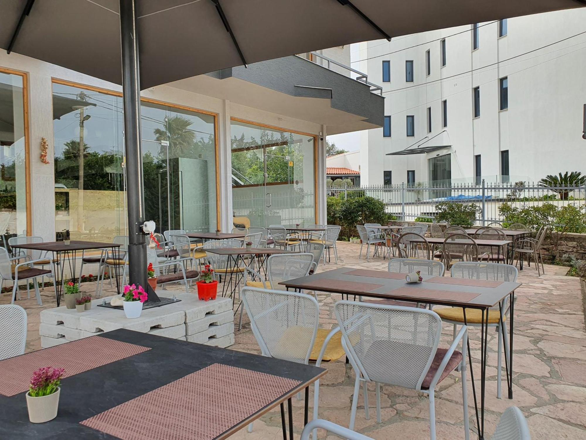 Mintt Hotel Ksamil Esterno foto