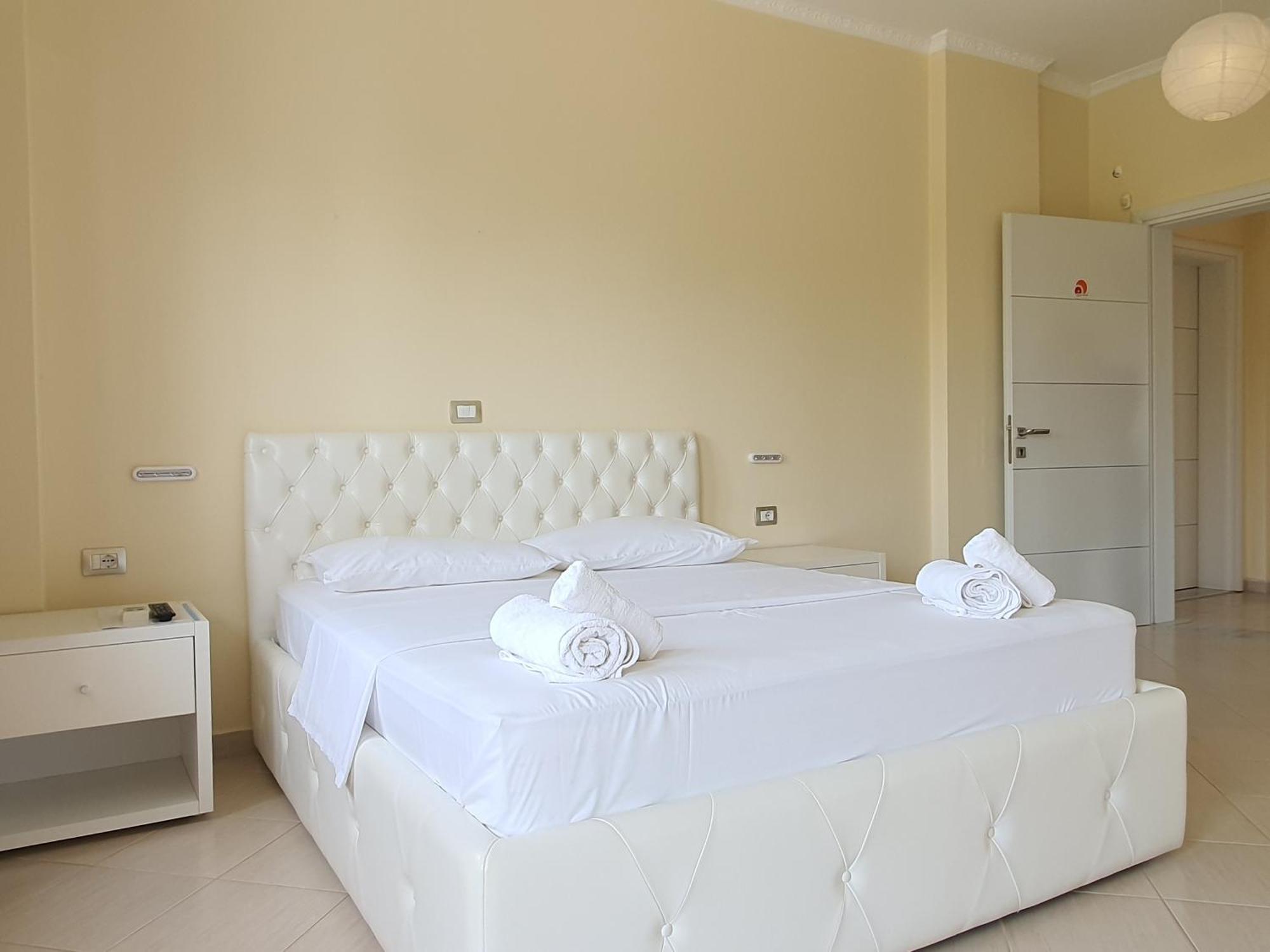 Mintt Hotel Ksamil Esterno foto