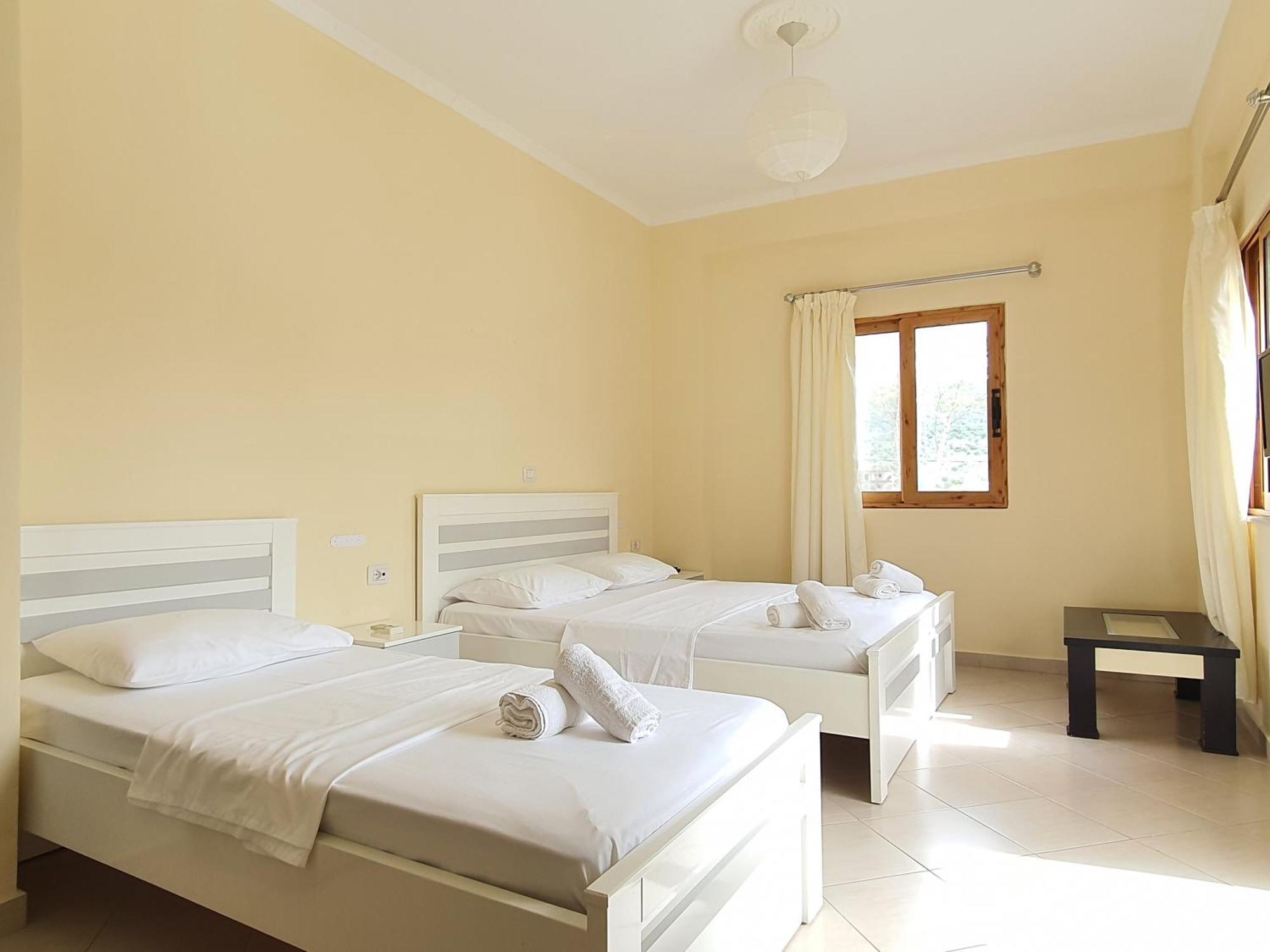 Mintt Hotel Ksamil Esterno foto