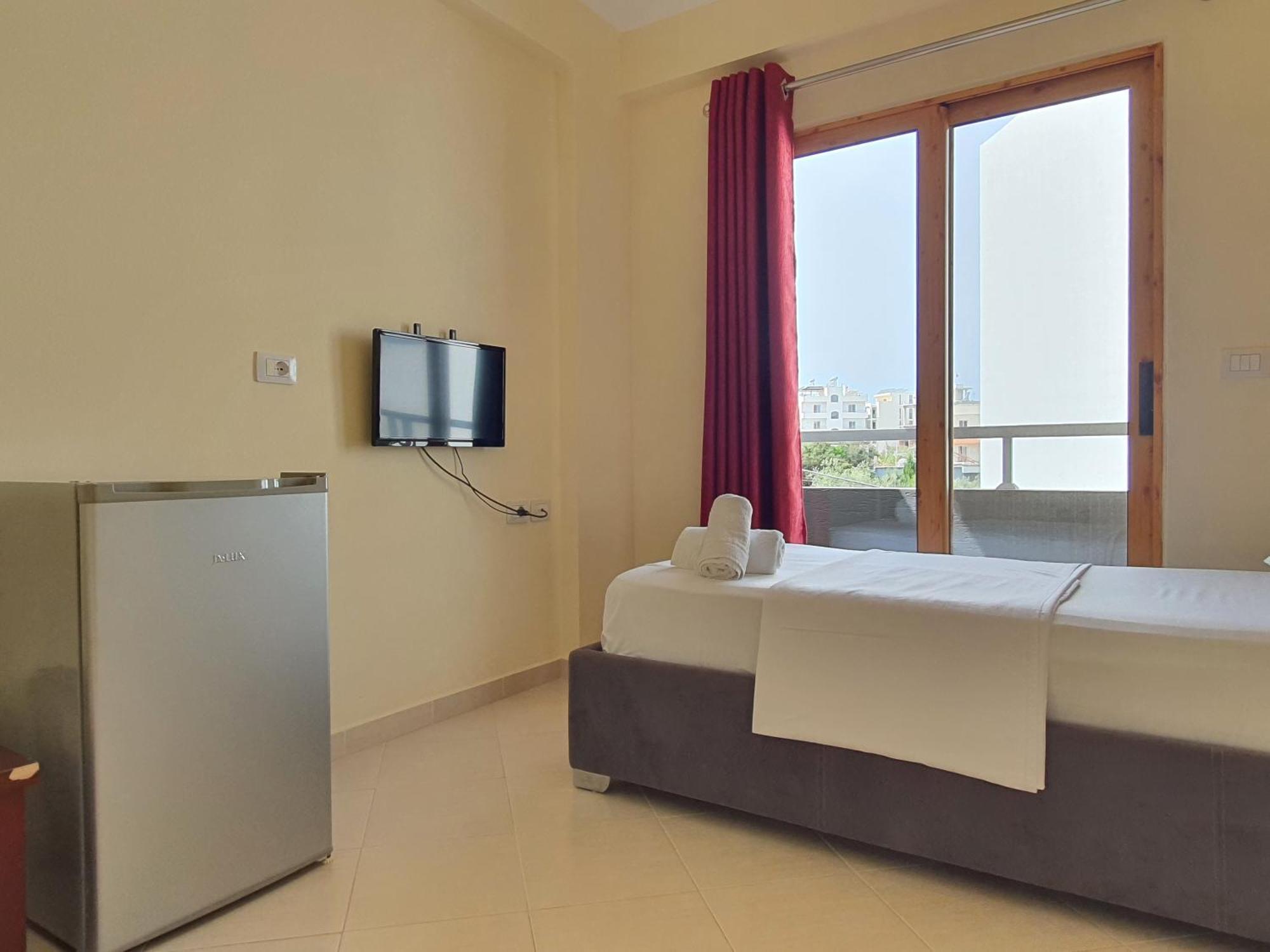 Mintt Hotel Ksamil Esterno foto