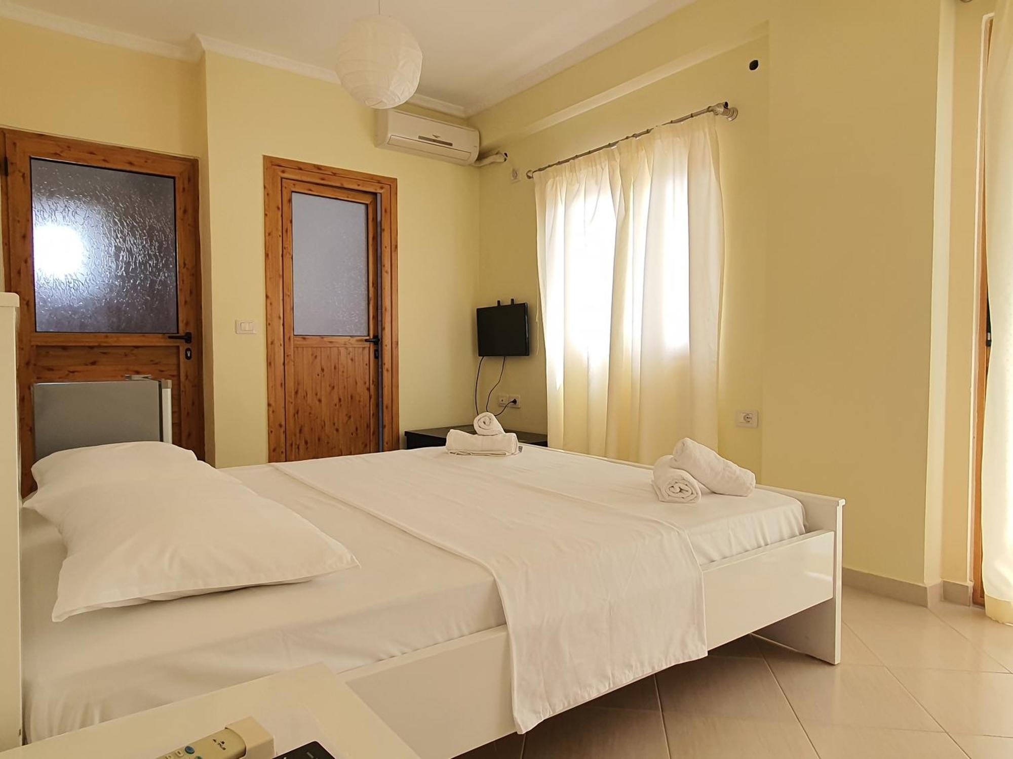 Mintt Hotel Ksamil Esterno foto