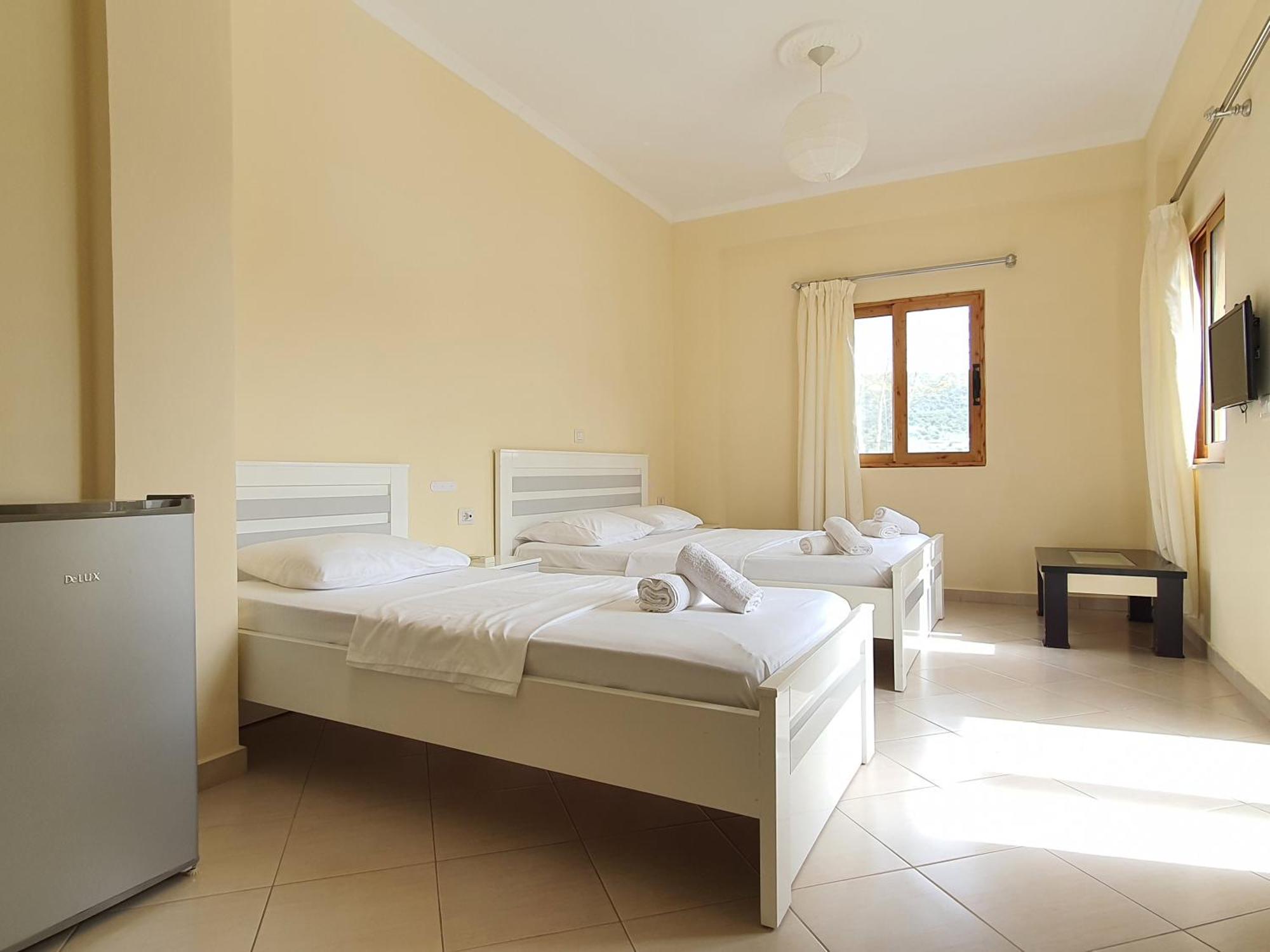 Mintt Hotel Ksamil Esterno foto