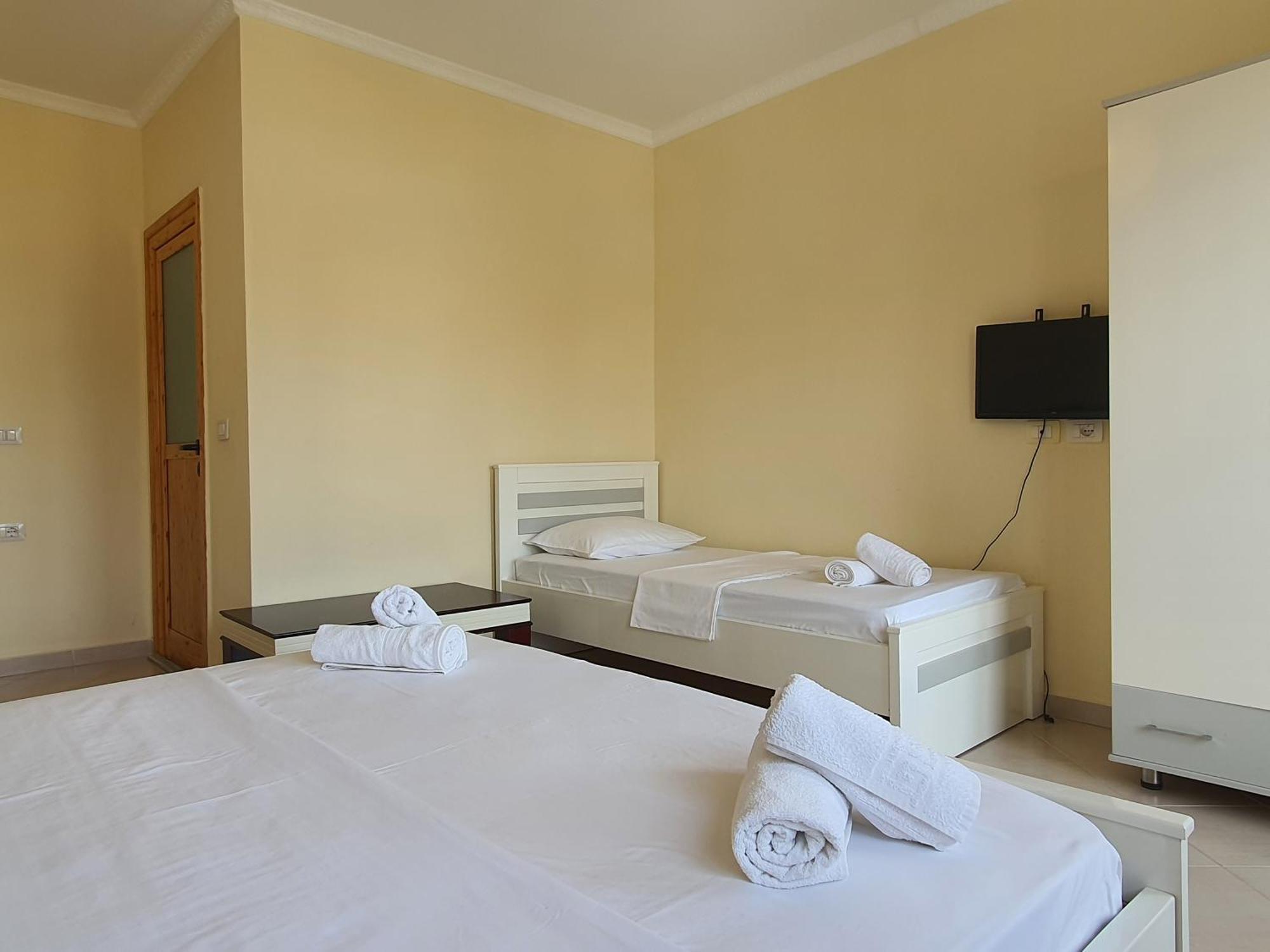 Mintt Hotel Ksamil Esterno foto