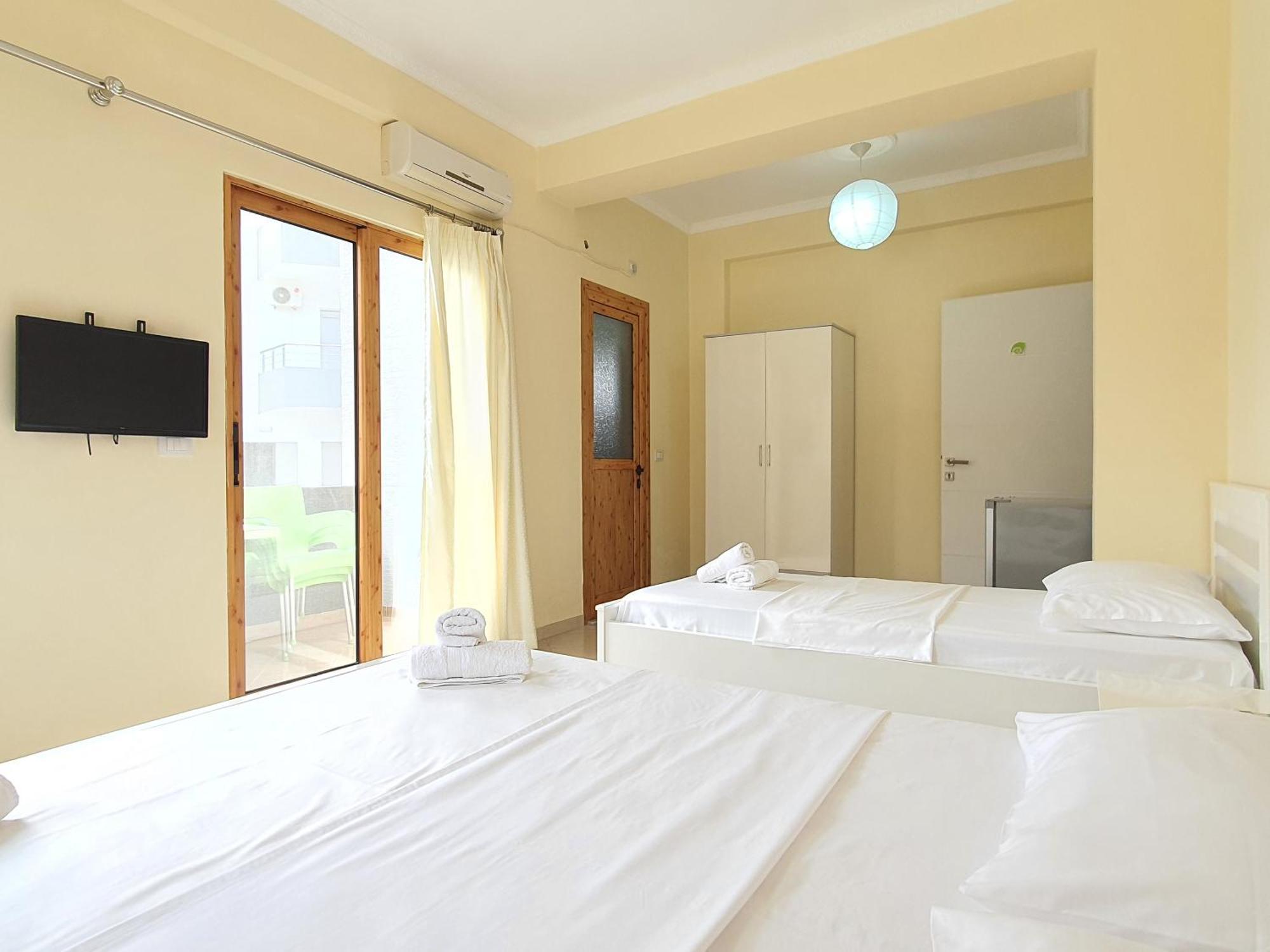 Mintt Hotel Ksamil Esterno foto