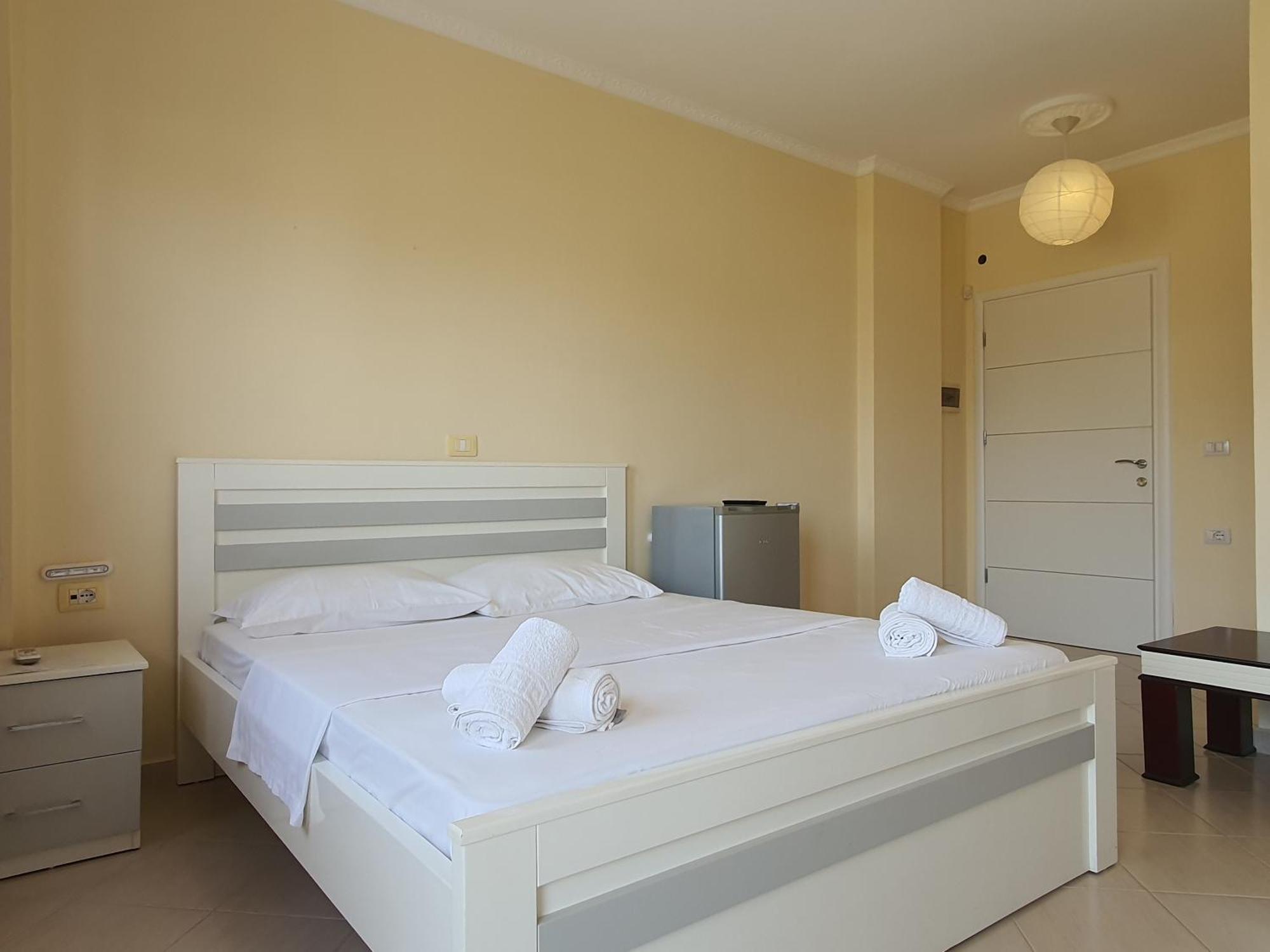 Mintt Hotel Ksamil Esterno foto